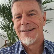 Soy profesor nativo australiano originario de Sydney viviendo en Valencia desde agosto del 2014, después de seis años en Londres. Ofrezco clases particulares de inglés para adultos solo a mayores de 18 años de edad. He estado enfocado sobre todo en inglés